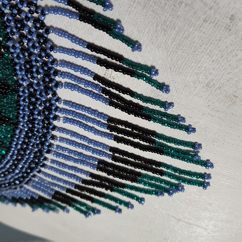 Hand-beaded statement necklace - Picture 3 of 5